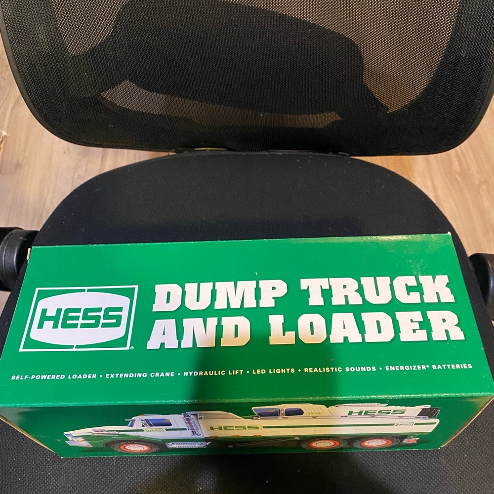 2017 Hess dump truck and loader BNIB